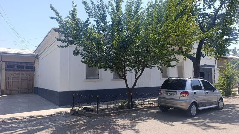 Uy sotiladi hovli 5.7 sotx