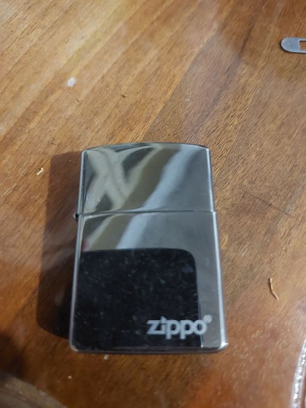 Zippo зажигалка почти новый