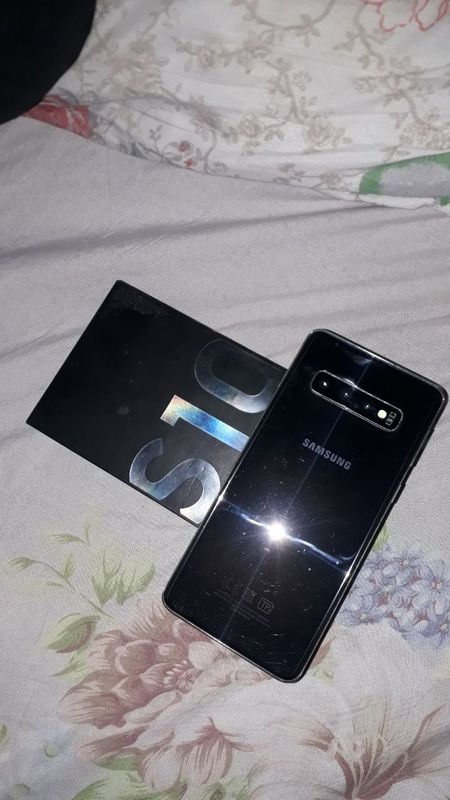 Samsung s10 8/128 gb karopkasi bor