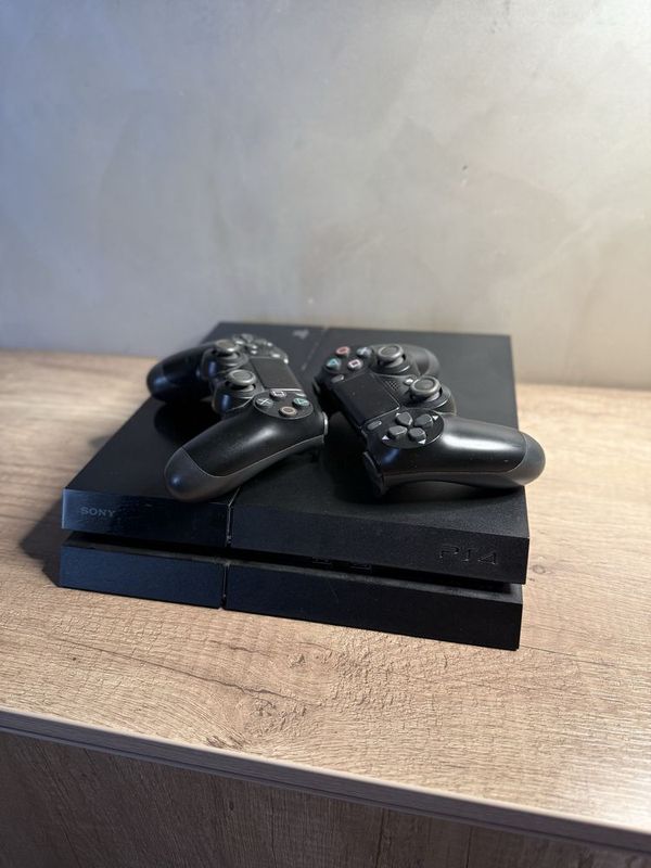 PlayStation 4 Fat 500GB PlayStation 4 Fat 500GB