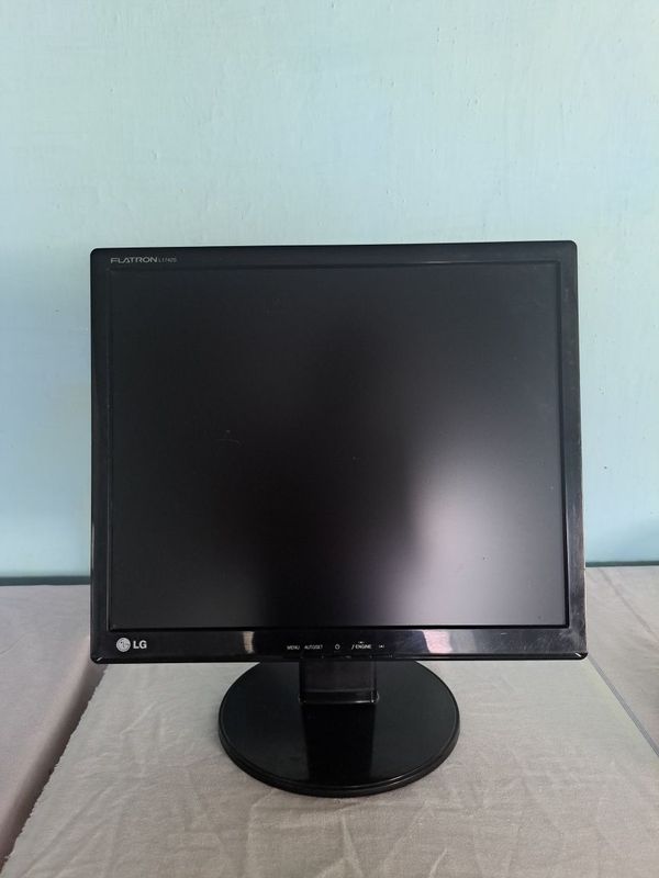 LG monitor 17 dyum LG monitor 17 dyum