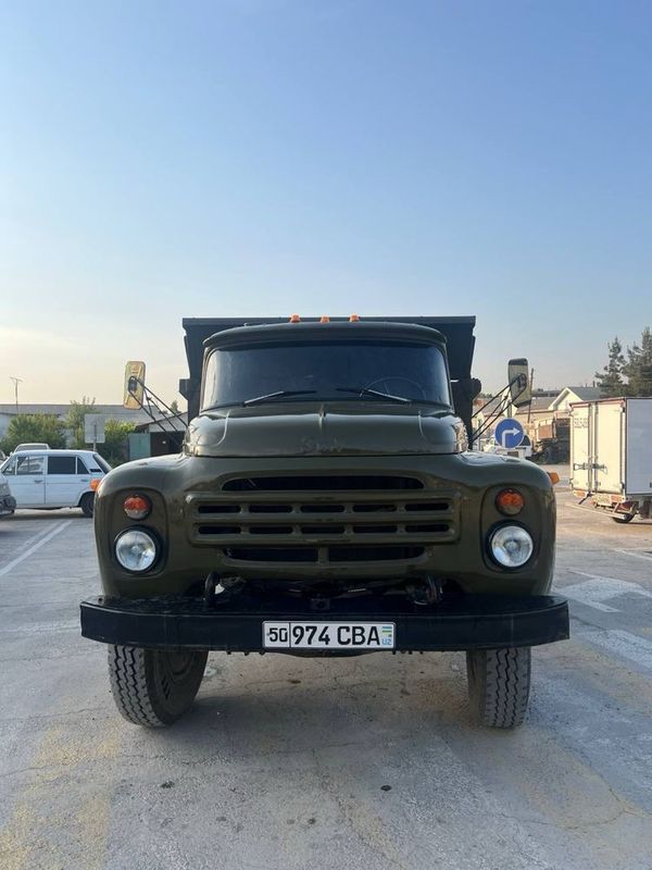 Zil 130 tayyor yili 1990 Zil 130 tayyor yili 1990