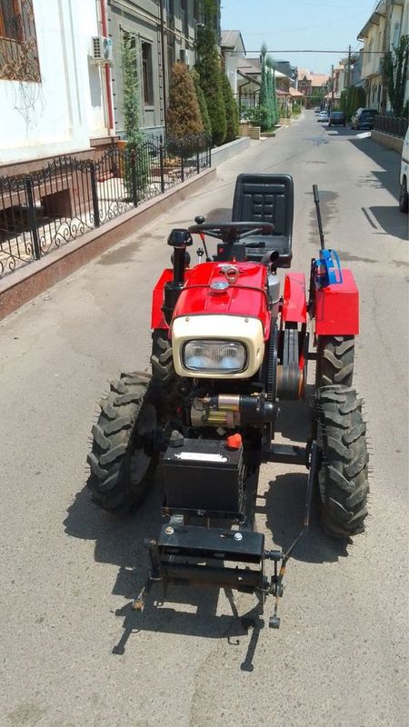 Yangi mini traktor 11.05