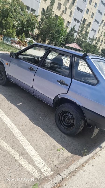 Продаётся машина Лада 09 Продаётся машина Лада 09