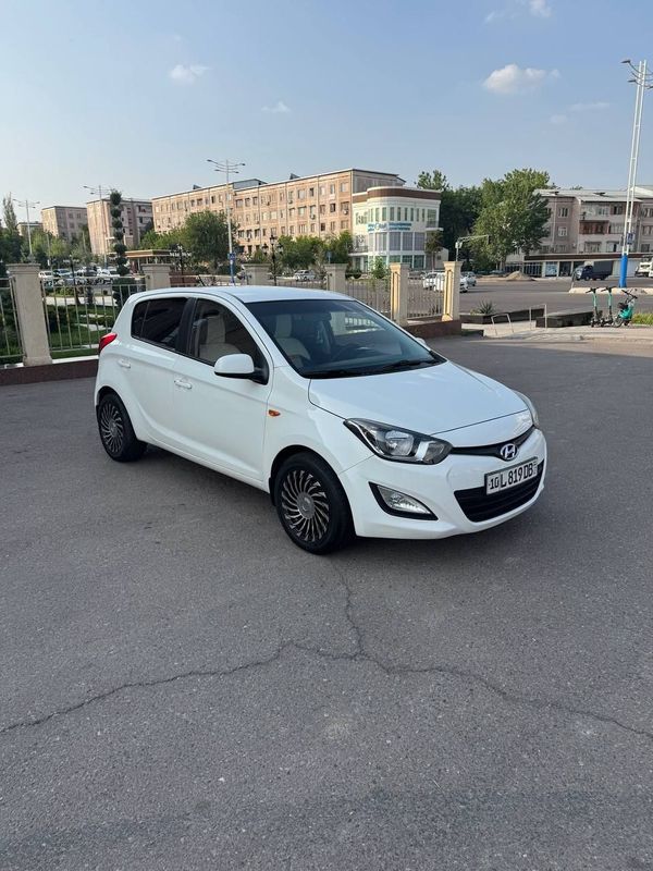 Hyundai i20 срочно продается Hyundai i20 срочно продается