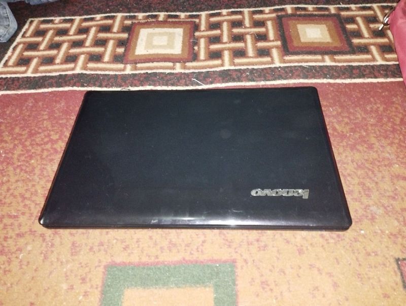 Notebook LENOVO sotiladi