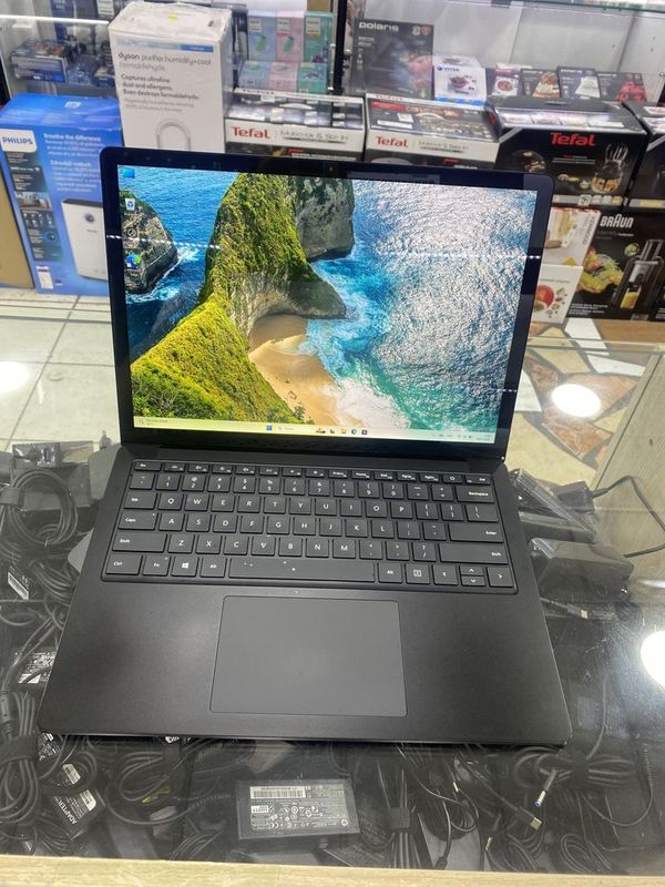 Surface Book Core i7-1065G7, 16 ozu 256 ssd 14 ips 2k сенсор экран! Surface Book Core i7-1065G7, 16 ozu 256 ssd 14 ips 2k сенсор экран!