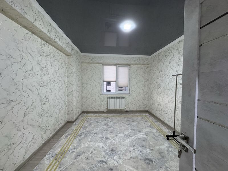 Urganch cityda 2 xonali kvartira sotiladi.