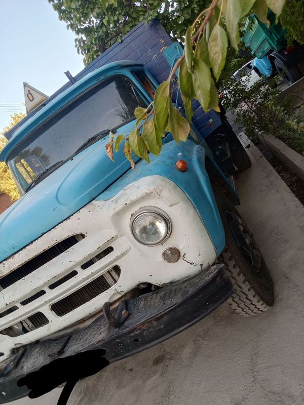 Zil Bartavoy sotiladi Zil Bartavoy sotiladi