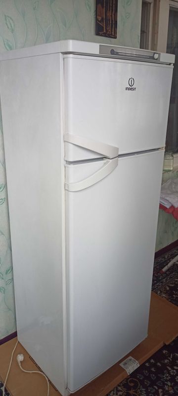 Холодильник Indesit Холодильник Indesit