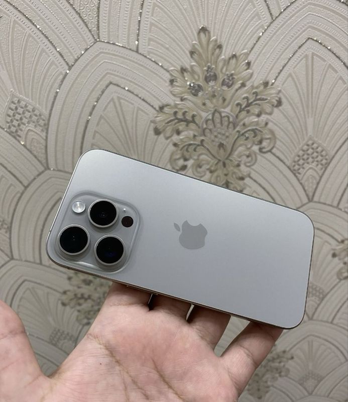 Apple 15 PRO 128 GB Apple 15 PRO 128 GB