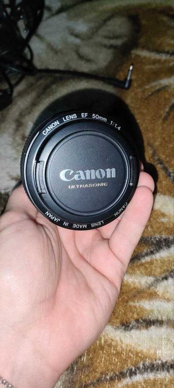 Объектив Canon EF