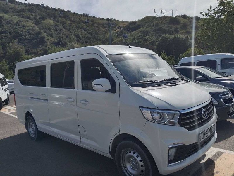 Buyurtma uchun changag mikro avtobusi Buyurtma uchun changag mikro avtobusi