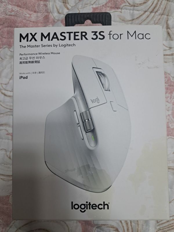 Профессиональная мышь Logitech MX3S master. Бесшумная. 8000dpi Работа Профессиональная мышь Logitech MX3S master. Бесшумная. 8000dpi Работа