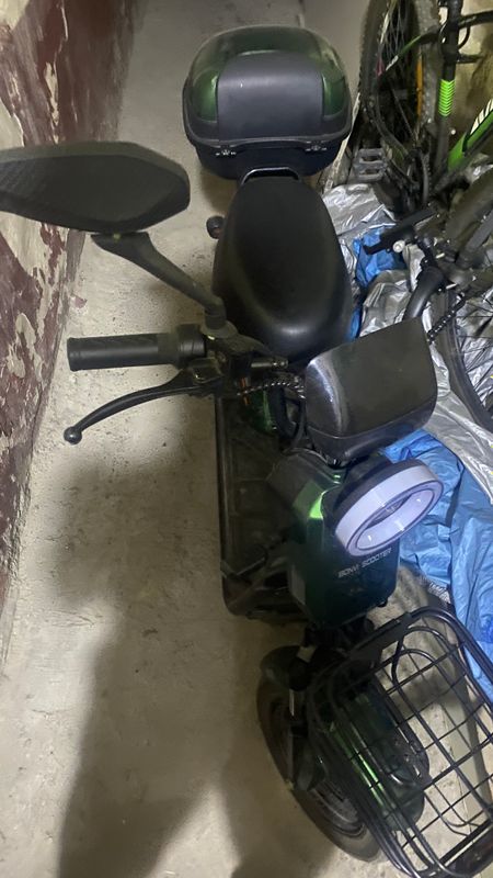 Bonvi scooter sotiladi srochna Bonvi scooter sotiladi srochna