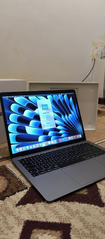 MacBook Air 13 2018 silver