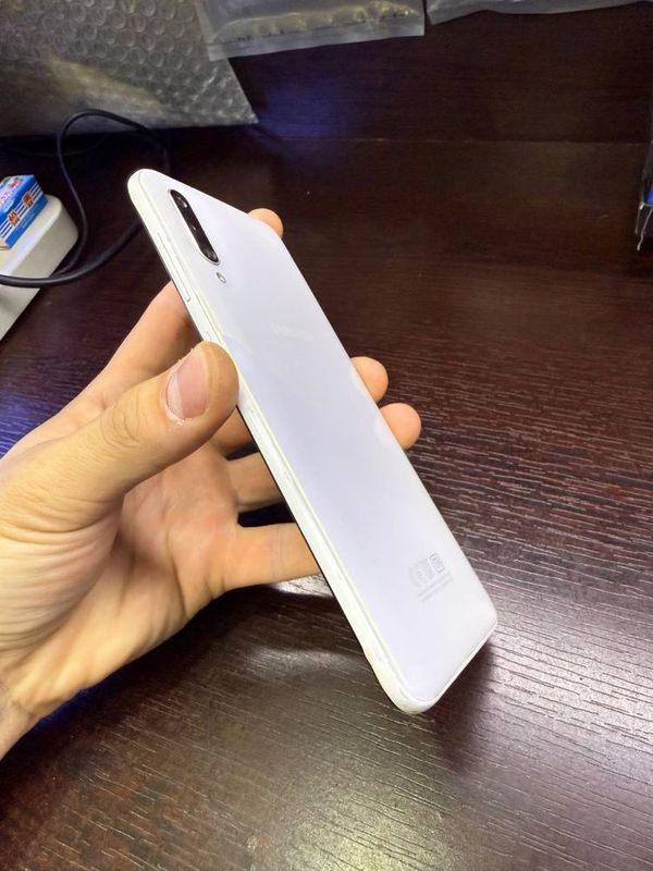 Galaxy A 30s sotiladi Galaxy A 30s sotiladi