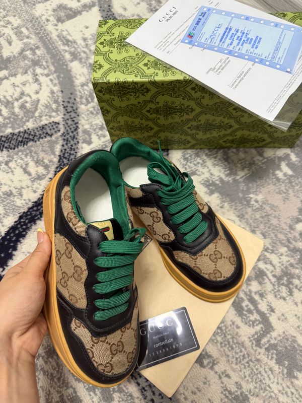 Gucci kros karobka dokumentli supper kachestvada Gucci kros karobka dokumentli supper kachestvada