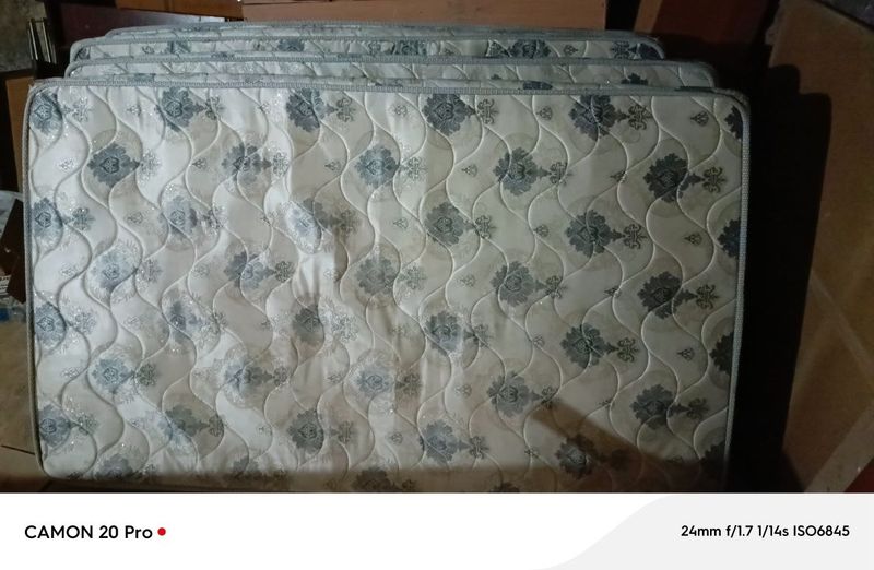 Срочно продается матрас полторашка Срочно продается матрас полторашка
