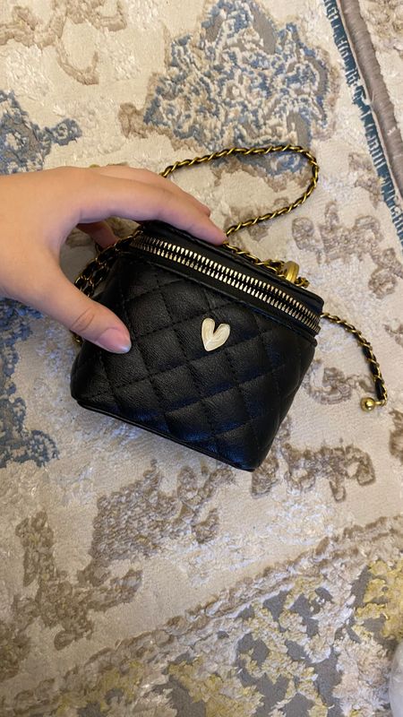 Сумка маленькая компактная Chanel Сумка маленькая компактная Chanel