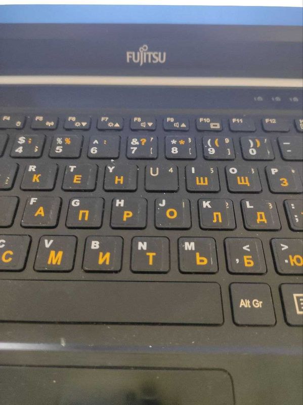 Ультрабук Fujitsu Ультрабук Fujitsu