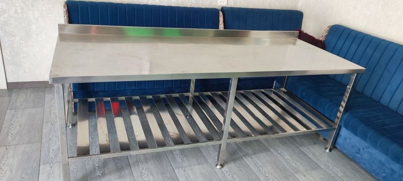 Стол из нержавеющей стали для кухни Стол из нержавеющей стали для кухни