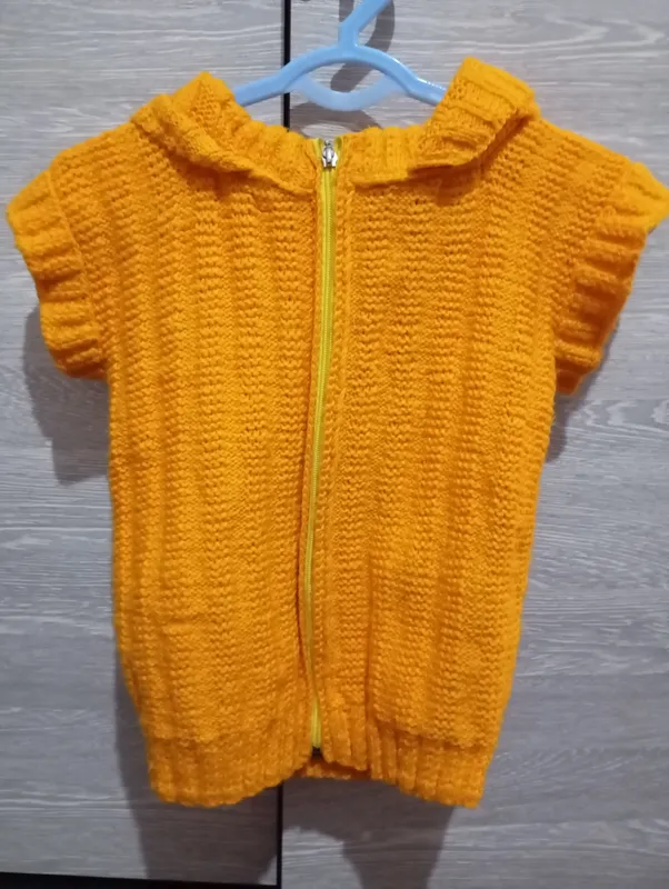 безрукавка для девочек 5до 8