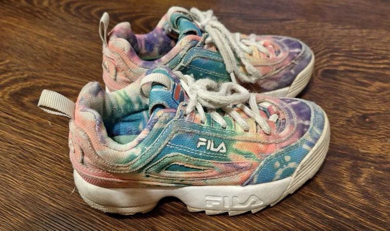 Кроссовки Fila для девочки размер 30, стелька 19 см. Кроссовки Fila для девочки размер 30, стелька 19 см.