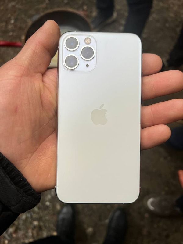 iphone 11 pro batareka 85 %