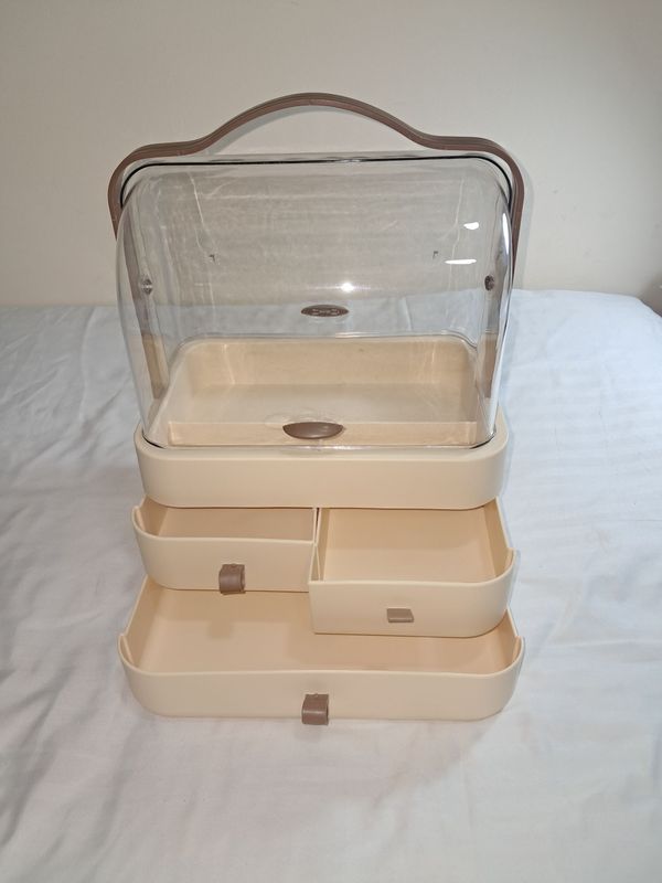 Kosmetik organayzer Kosmetik organayzer