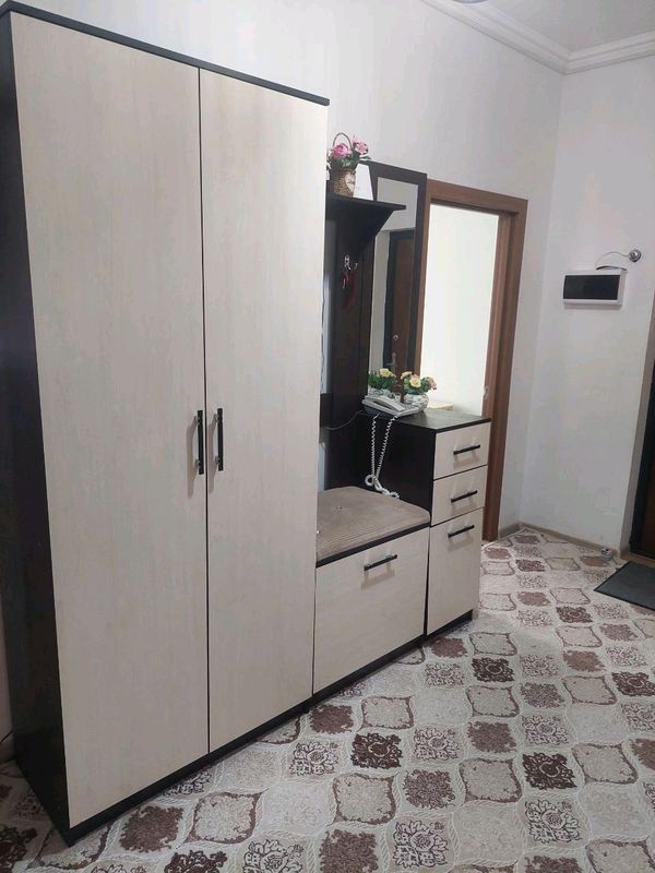 Shkaf sotiladi 200×210 razmerli Shkaf sotiladi 200×210 razmerli