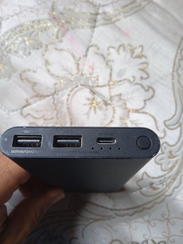 Powerbank tez zaryadlaydi Powerbank tez zaryadlaydi