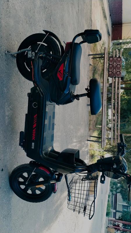 Skuter vmx moto sotiladi