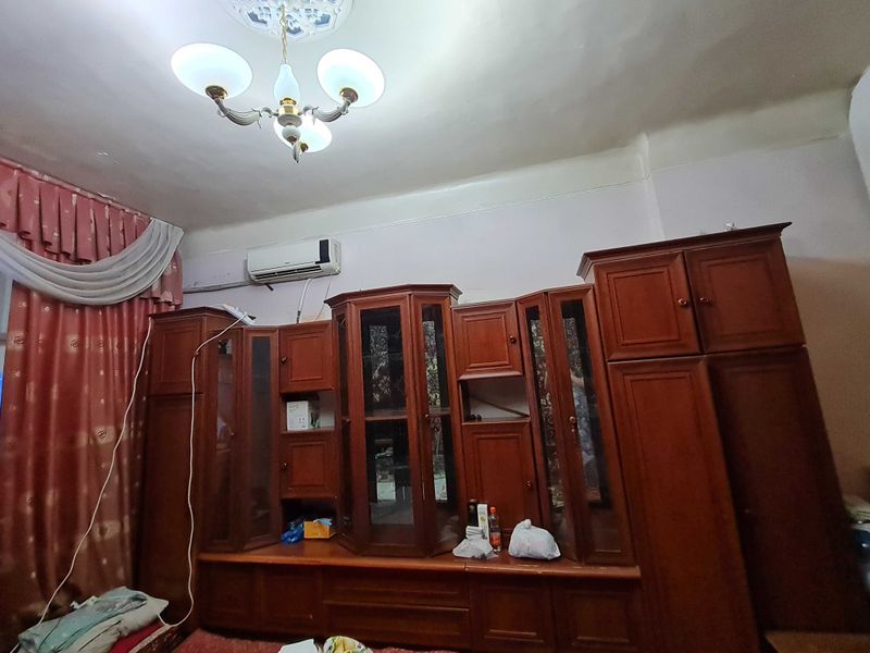 Стенка б/у. 15 йиллик. Келишилган нархда.