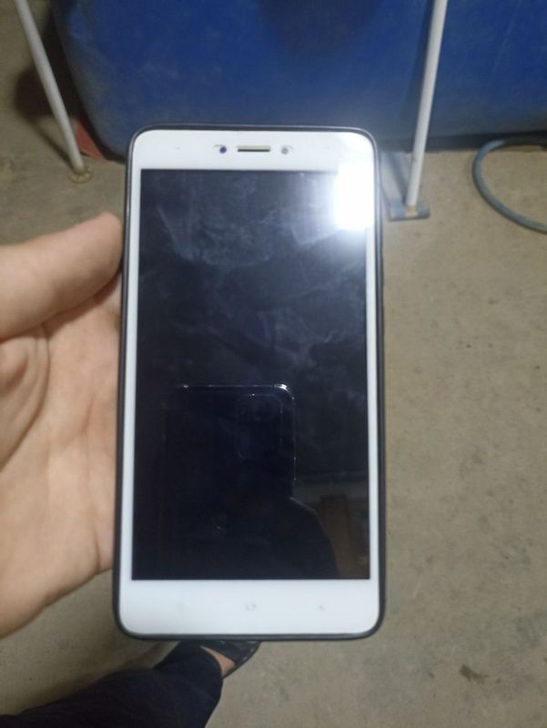 Redmi 4x sotiladi narxi 200000 oladiganla telefon qilsin Redmi 4x sotiladi narxi 200000 oladiganla telefon qilsin
