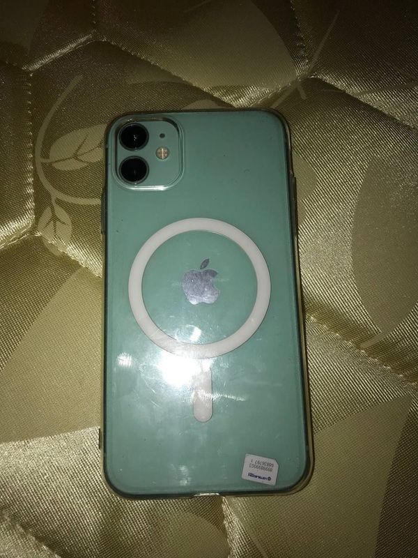 Iphone 11 xotira 64 gb