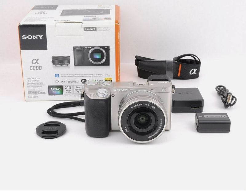 Sony A6000 + 16–50mm Kit Sony A6000 + 16–50mm Kit
