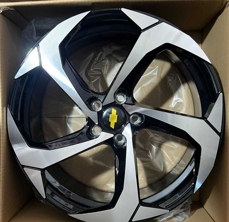 Продаются Диски R18 /5x105 в ассортименте.