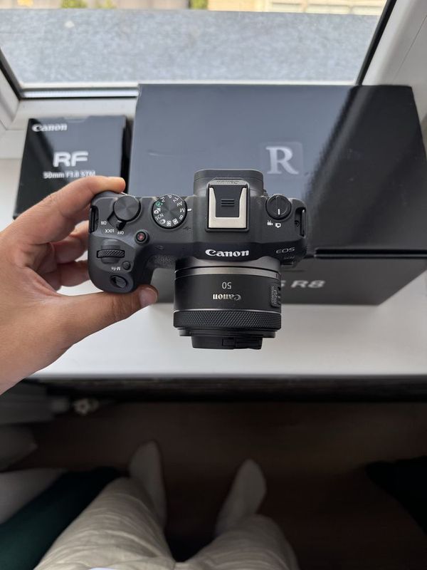 Canon EOS R8 • объектив RF 50mm Состояние: как новая • Полный комплект Canon EOS R8 • объектив RF 50mm Состояние: как новая • Полный комплект