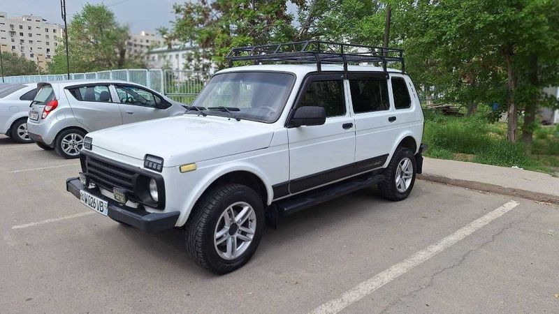 2018 yil VAZ Niva 5eshikli moshina sotiladi ВАЗ Нива 5дверная