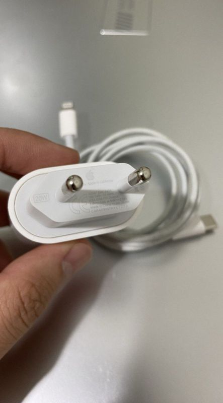 Iphone Redmi orginal Zaryadniklari Sotaman Iphone Redmi orginal Zaryadniklari Sotaman