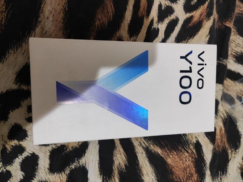 Vivo Y100 yengi 8/256 Vivo Y100 yengi 8/256