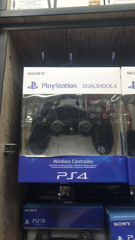 Sony PlayStation 4 joystick