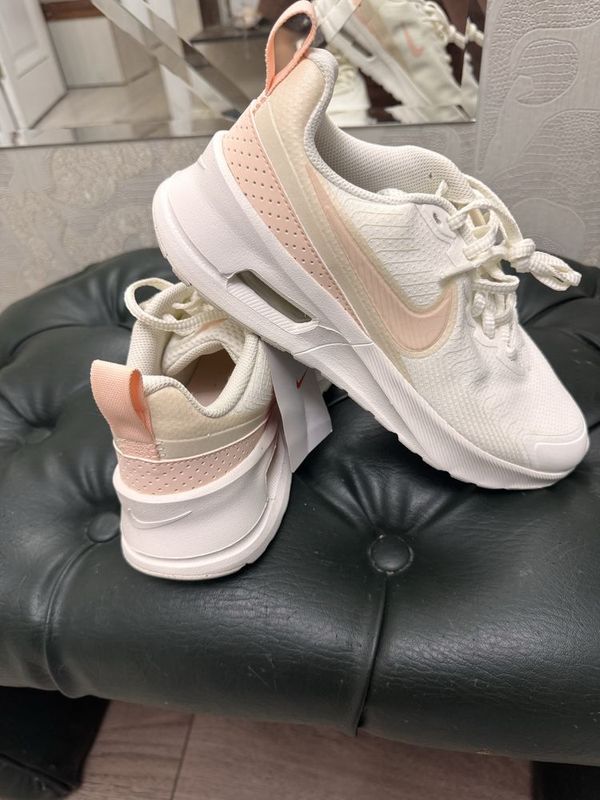 Продам кроссовки Nike оригинал