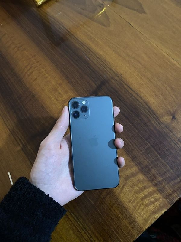 Iphone 11 pro LLA naxt yoki obmen