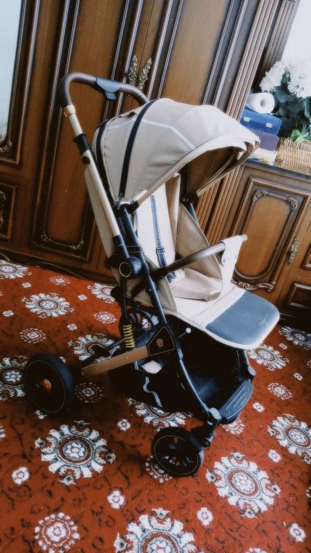 Срочно продам детская коляска почти новая Срочно продам детская коляска почти новая