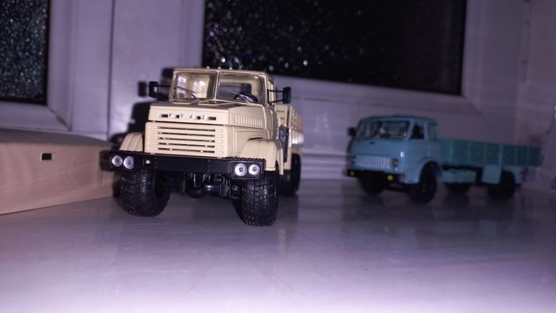 Kraz 260 model 1:43