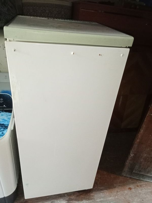 Орск 8 холодильник рабочая продается. Орск 8 холодильник рабочая продается.