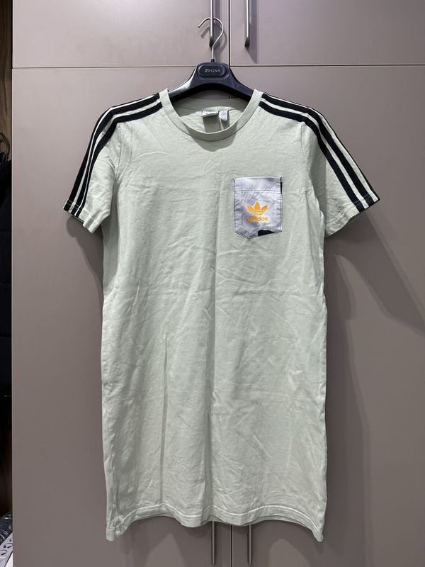 Спортивное платье adidas Спортивное платье adidas