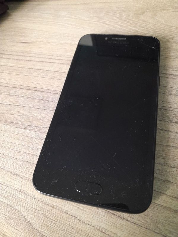 Samsung J1 sotiladi Samsung J1 sotiladi